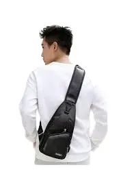 plecak-torba-na-jedno-ramie-saszetka-czarny-z-eko-skory