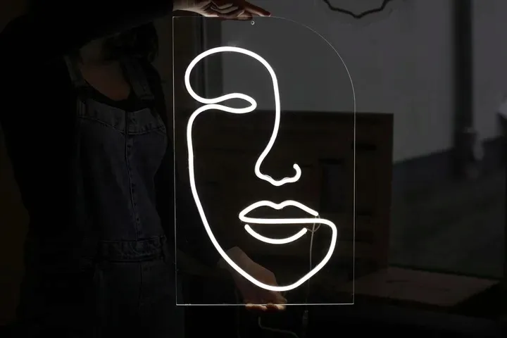 neon-led-dekoracja-scienna-selfie-48x60-plexi-stan-nowy