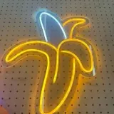 neon-led-dekoracja-scienna-banan-40x50-plexi
