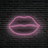 neon-led-dekoracja-scienna-usta-55x35-plexi-stan-nowy