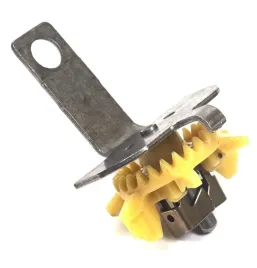 regulator-z-rozbryzgiwaczem-do-silnikow-traktorkowych-briggs-andamp-stratton