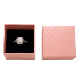 pikowane-pudelko-na-bizuterie-pierscionek-kwadratowe-rozowe-5cm