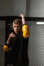 stormcloud-ochraniacze-na-lokcie-combat-zolte-s