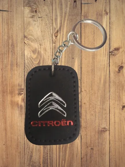 brelok-skorzany-do-samochodu-citroen-wzor-dominujacy-logo