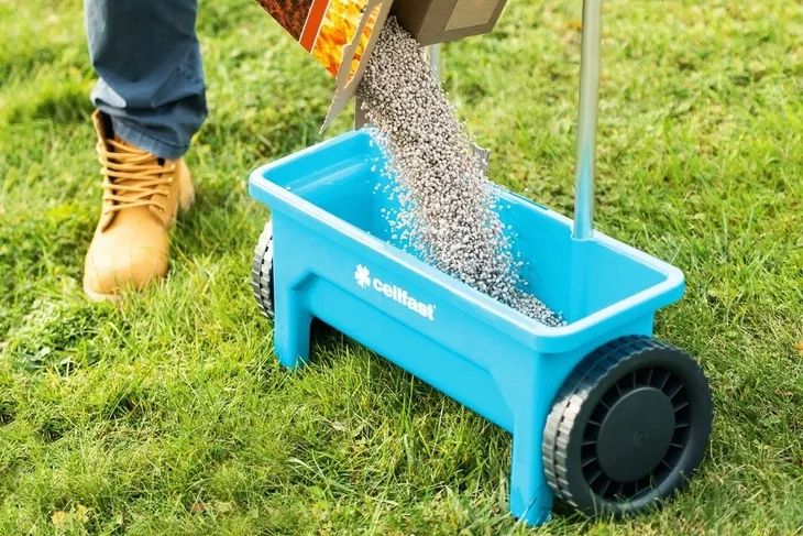 siewnik-uniwersalny-zasilanie-reczne