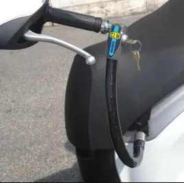 zamek-do-skutera-vespa-primavera-stalowy-czarny-z-kluczem-clm-5703707