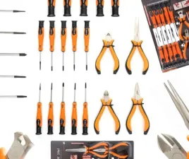 wkretaki-srubokrety-szczypce-zestaw-narzedzi-14-elementow