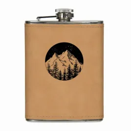piersiowka-w-ekoskorze-200-ml-noc-w-gorach-jasnobrazowa