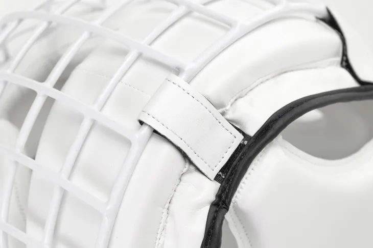 kask-bokserski-treningowy-z-maska-pu-evolution-kolor-dominujacy-bialy