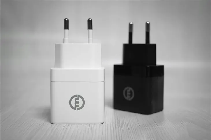 mobile-origin-35w-gan-iii-super-charger-single-usb-c-white-stan-nowy-producent-bez-marki