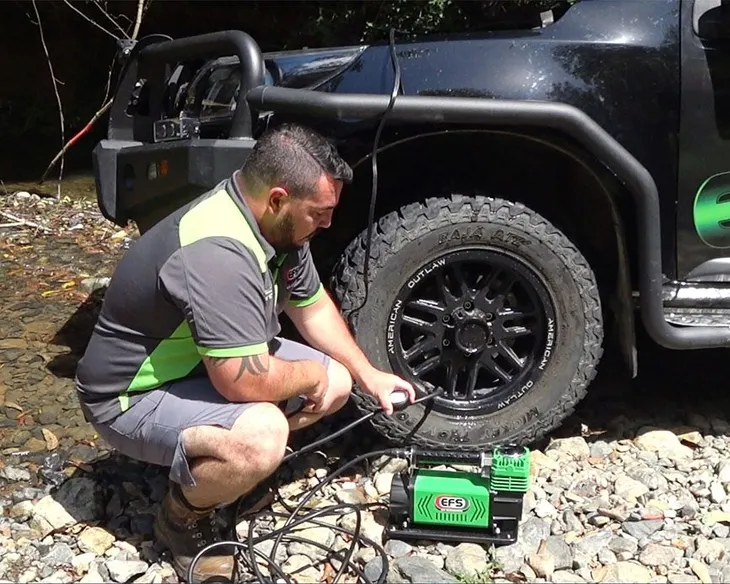 kompresor-do-kol-z-manometrem-160l-min-10-bar-150-psi-efs-4x4-kod-producenta-efs-ac160