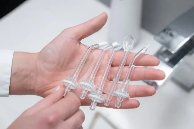 irygator-do-jamy-ustnej-hx718-kolor-dominujacy-bialy