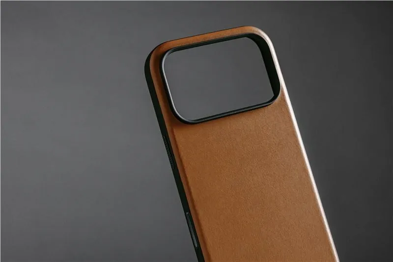 nomad-modern-leather-case-english-tan-iphone-17-pro-max