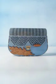 torebka-damska-na-ramie-drewniana-niebieska-zoja