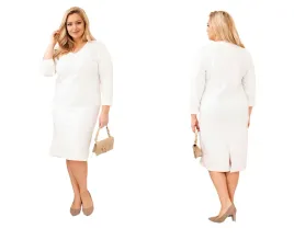 biala-sukienka-damska-plus-size-z-dekoltem-w-serek