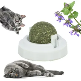 trixie-kulka-z-kocimietki-z-uchwytem-dla-kota-5-cm-do-przyklejania