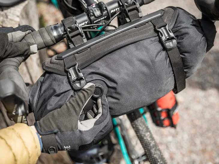 torba-rowerowa-topeak-loader-frontloader-black-8l-pojemnosc-8-l