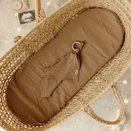 przescieradlo-muslinowe-do-gondoli-na-gumce-or-ciemny-bez-a-la-len