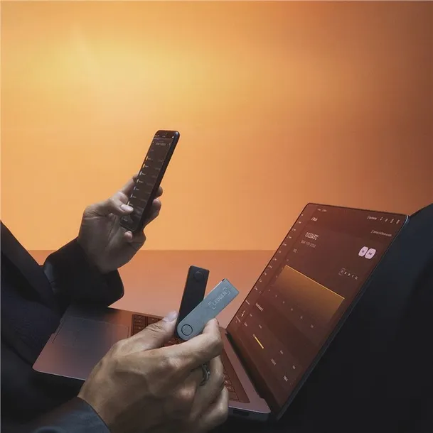 ledger-nano-x-onyx-black-crypto-hardware-wallet-rodzaj-portfel-producent-ledger