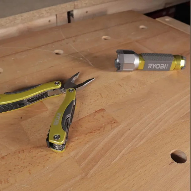 ryobi-multi-tool-and-latarka-led-set-10w1-rflmt2pck-cechy-dodatkowe-lampka-led