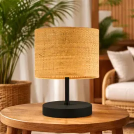 minimalistyczna-lampka-nocna-z-abazurem-peggie-rattan-z-rattanu