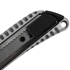 noz-metalowy-z-ostrzem-lamanym-18mm-stalco-s-17541