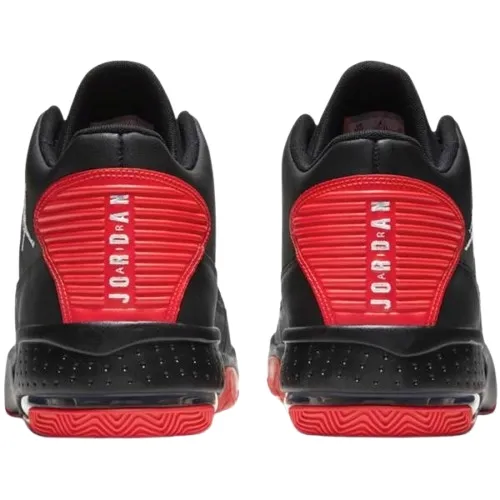 nike-jordan-max-aura-2