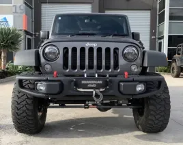 jeep-wrangler-jk-2007-1218-stalowy-przedni-zderzak-z-plyta-montazowa