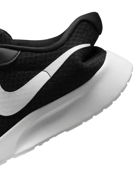 nike-wmns-tanjun-flyease