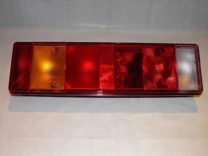 lampa-zespolona-7-segmentow-prawa-z-kablem