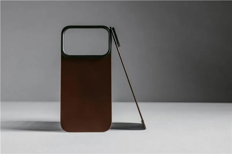 nomad-magnetic-leather-back-black-horween-magsafe-iphone-17-pro