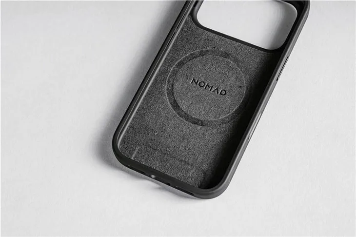 nomad-modern-leather-case-brown-iphone-17-pro-max-kolor-brazowy