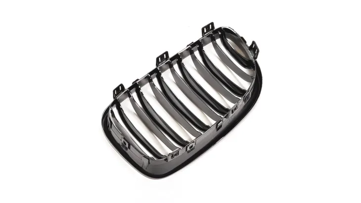 grill-bmw-1-e81-e82-e87-e88-facelift-podwojne-zeberka-gloss-black-stan-nowy-producent-czesci-mtuning