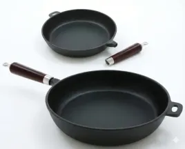 kompletny-zestaw-patelni-zeliwnych-duza-28cm-i-mniejsza-z-odlaczana-raczka