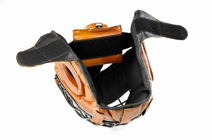 kask-bokserski-treningowy-z-maska-skora-retro-evolution-kod-producenta-og-15lrt
