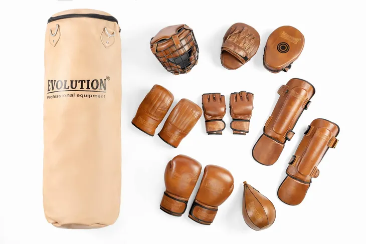 kask-bokserski-treningowy-z-maska-skora-retro-evolution-marka-evolution-rozmiar-l