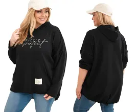 czarna-bluza-damska-plus-size-z-wiszkozy-i-z-kapturem-i-nadrukiem