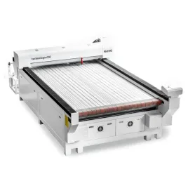 ploter-laserowy-do-tkanin-z-automatycznym-podajnikiem-materialu-1600x2500mm