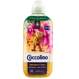 coccolino-sandalo-and-caprifoglio-plyn-do-plukania-42-prania