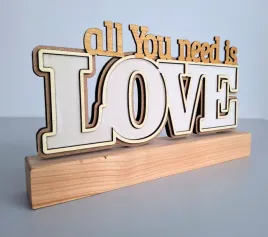 napis-love-all-you-need-is-love-prezent-walentynki-dekoracja-drewniany