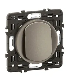 przelacznik-legrand-6a-tytanowy-z-podstawka