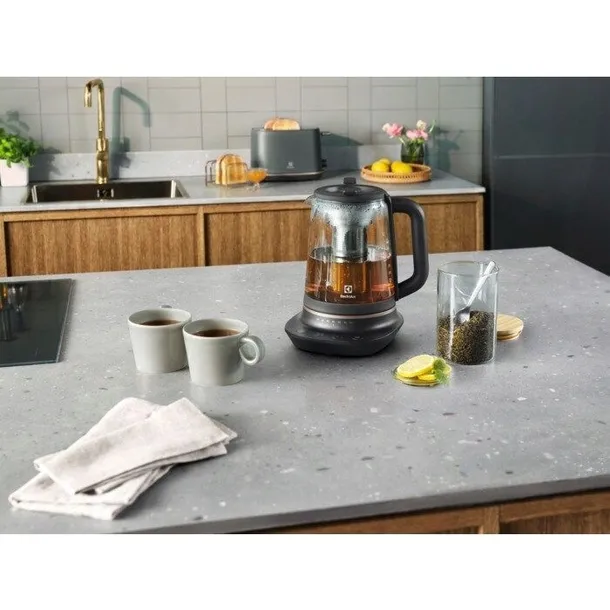 electrolux-e7gk1-8bp-910003588-czajnik-explore-7-marka-electrolux