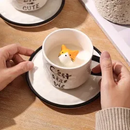 recznie-malowana-ceramiczna-filizanka-ze-spodkiem-rudo-bialy-kot-200ml