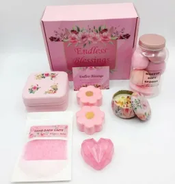 zestaw-prezentowy-dla-niej-rozowy-box-szkatulka-kule-swieca-rose