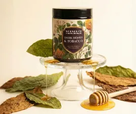 dark-honey-and-t-swieca-sojowa-zapachowa-wiosna-idealna-na-prezent