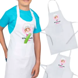 fartuszek-kuchenny-dzieciecy-w-kuchni-rzadzi-z-kieszonka-personalizowany