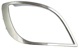 ramka-reflektora-daf-xf-106-prawa-chrom