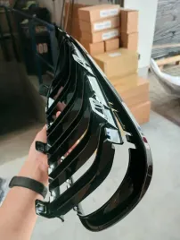 grill-sportowy-podwojne-zeberka-gloss-black-bmw-x3-e83-facelift-2006-2010-u