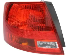 audi-a4-b7-lampa-tylna-lewa-kombi