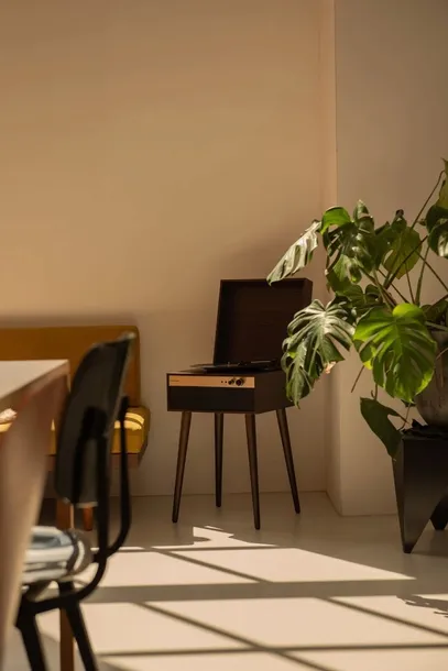 gramofon-winylowy-crosley-jasper-walnut-predkosc-obrotowa-obr-min-45-33-1-3-78